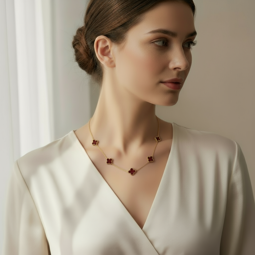 Dobbeltsidet firkløver halskæde rød