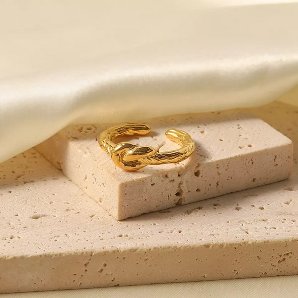 Paula Knot Ring